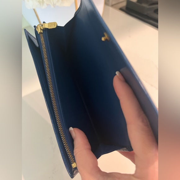 💙Louis Vuitton Vintage Epi Leather Sarah Wallet with COA & Chain BLUE EUC - Picture 12 of 16